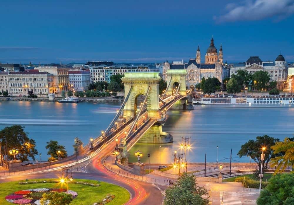 Digital Nomad Guide to Budapest (Hungary): Explore Now!